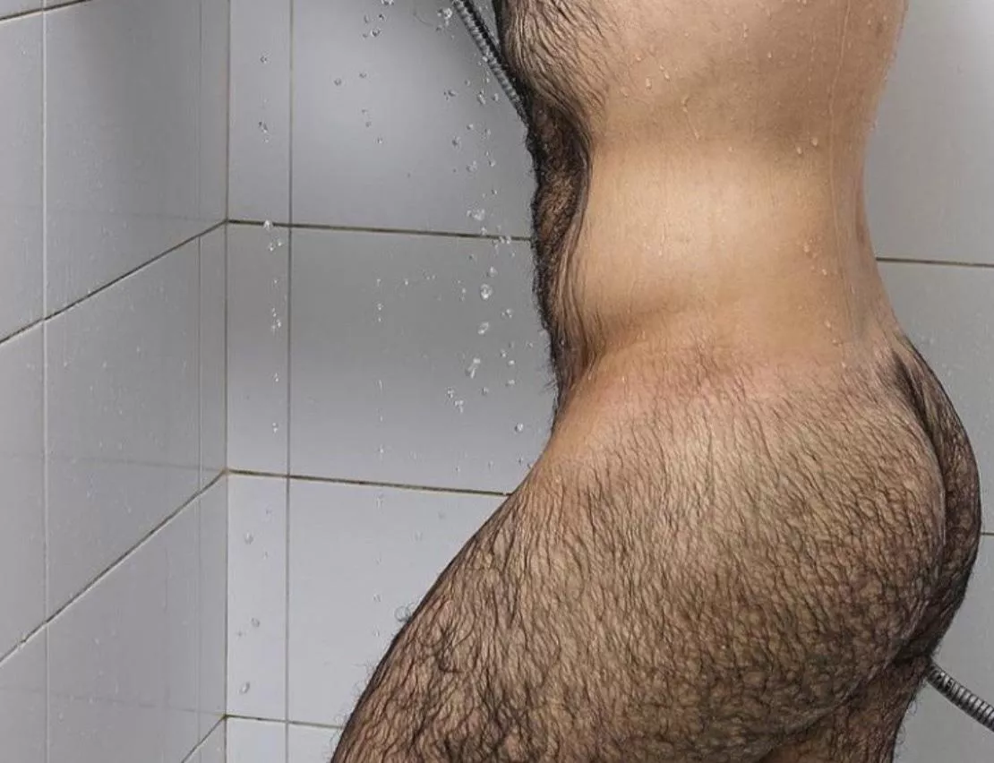 decided to take this 📸 mid-shower for your pleasure! 😉