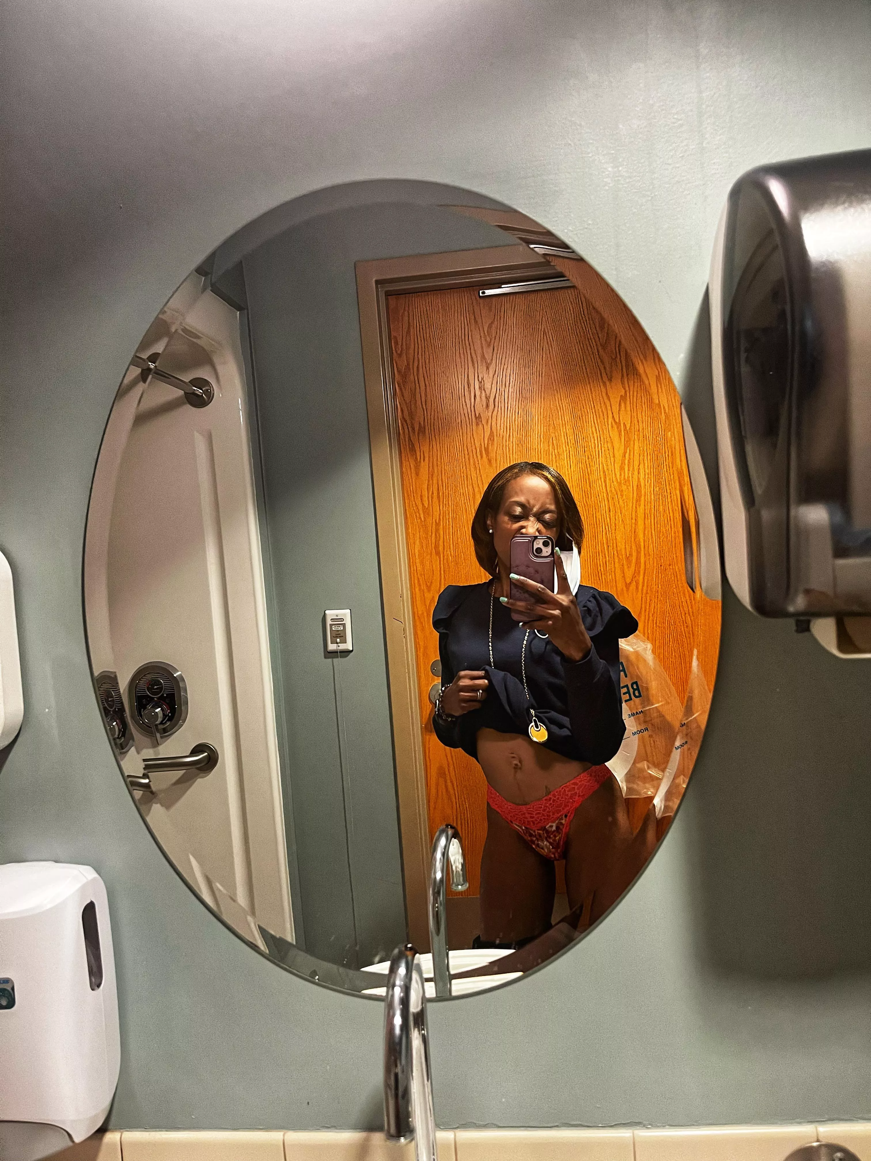 Half Naked Selfies Everywhere I Go [Mrs] 😅