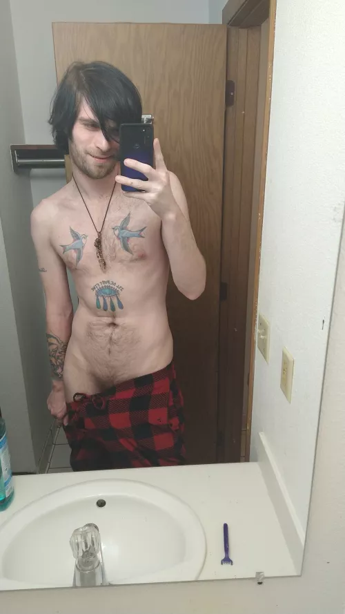 Hotel fuck raw while I make a movie babygirl 👀