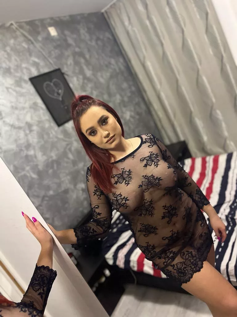 I don't know why I had this face😂 just focus on my boobs