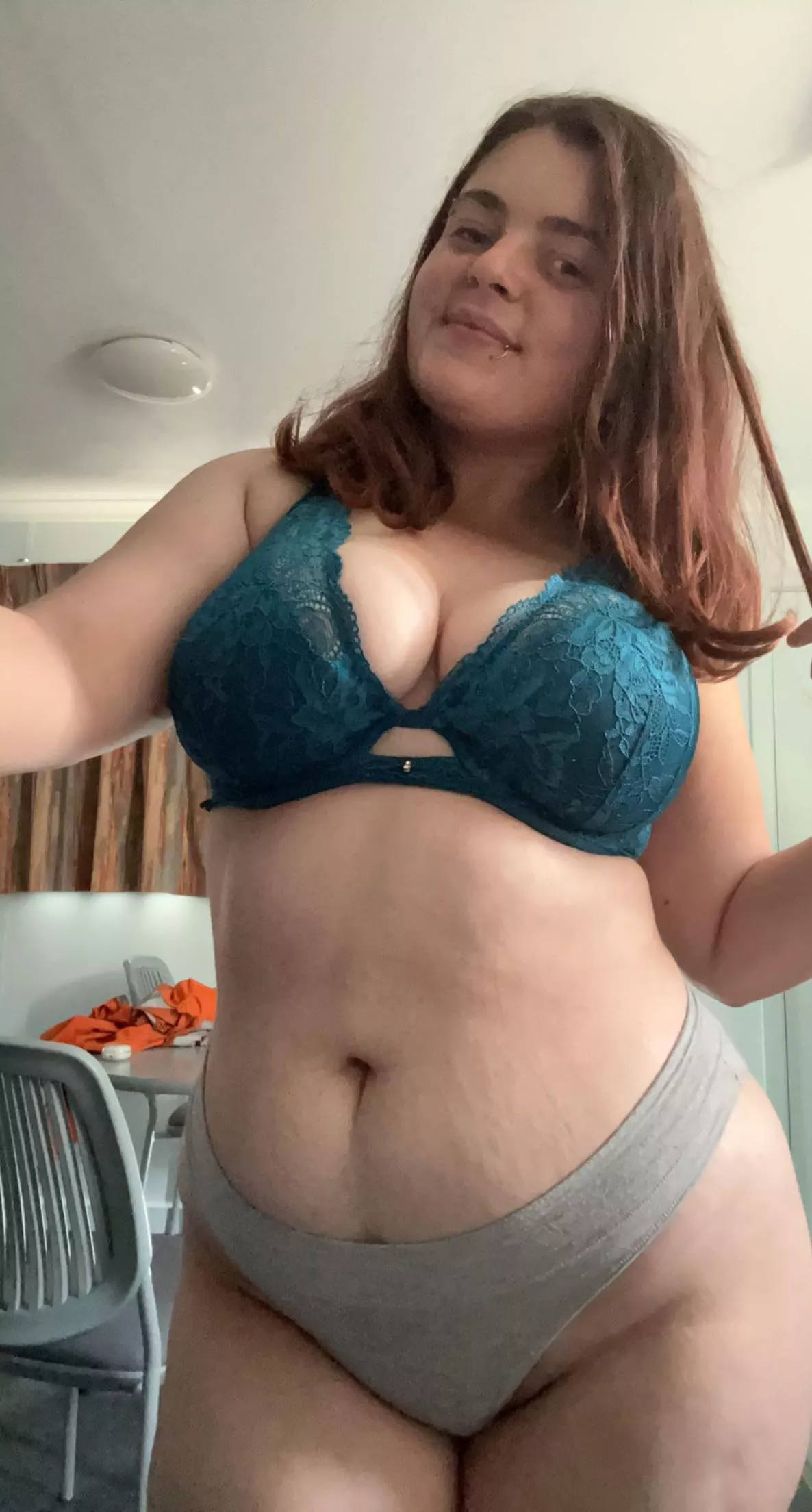 I like to take selfies to procrastinate getting ready for work, anyone wanna give me a reason to be late?