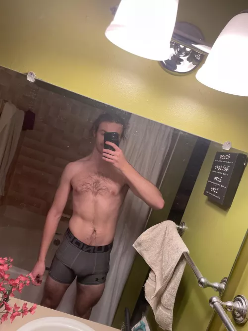 I love these compression shorts, they’re so tight and comfy😄