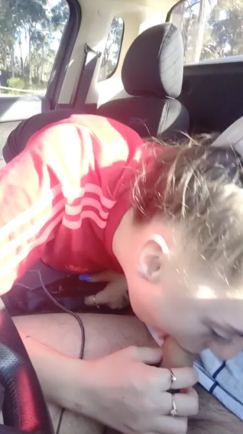 I need my body caressed and my pussy eaten from the back any volunteers??💋