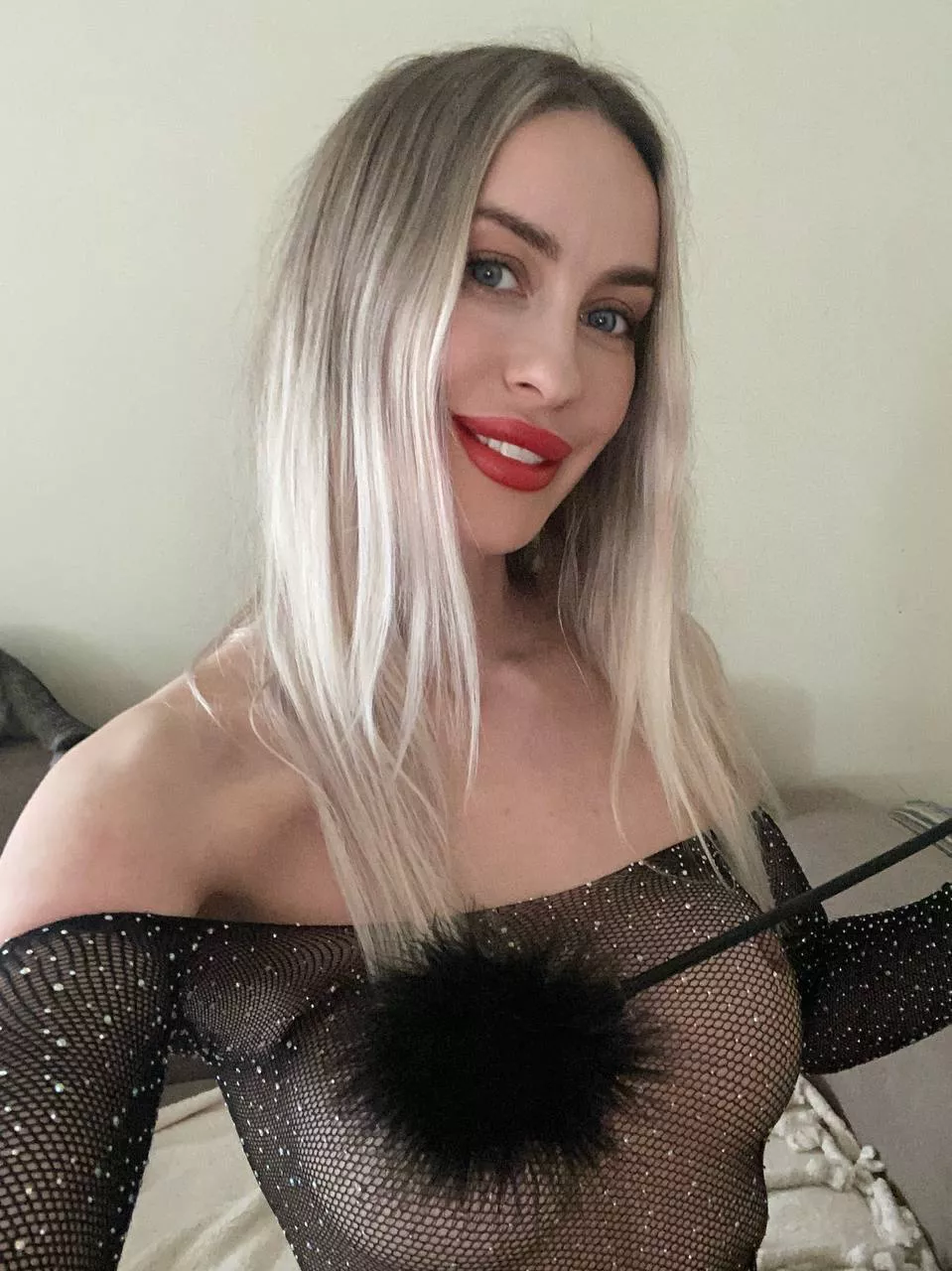 I'm in a need for a babydaddy. Can someone spare his cum