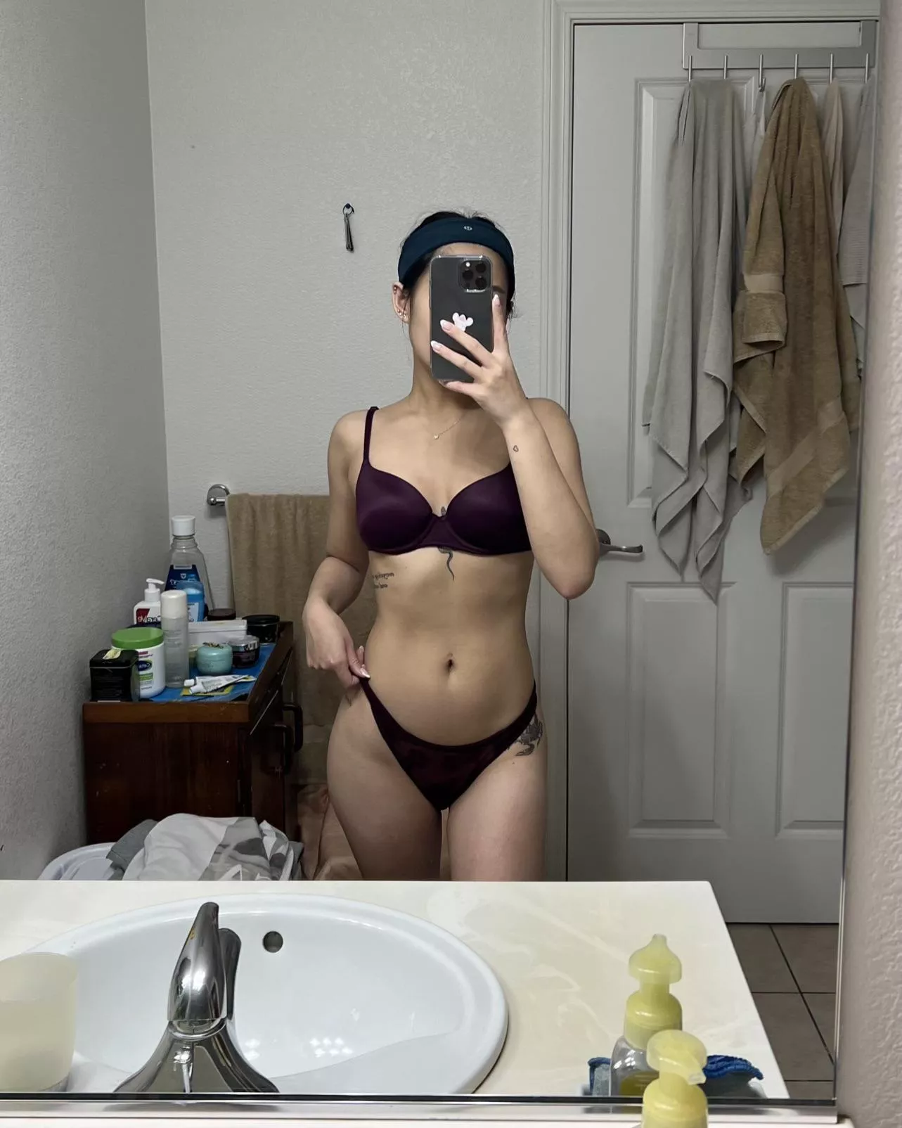 i’m shy… 🙊🖤