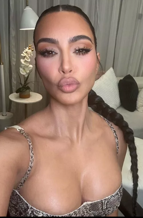 I'm sure she knows we want to cum on those lips
