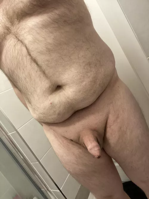 Irish man getting read for Saint Patrick’s day