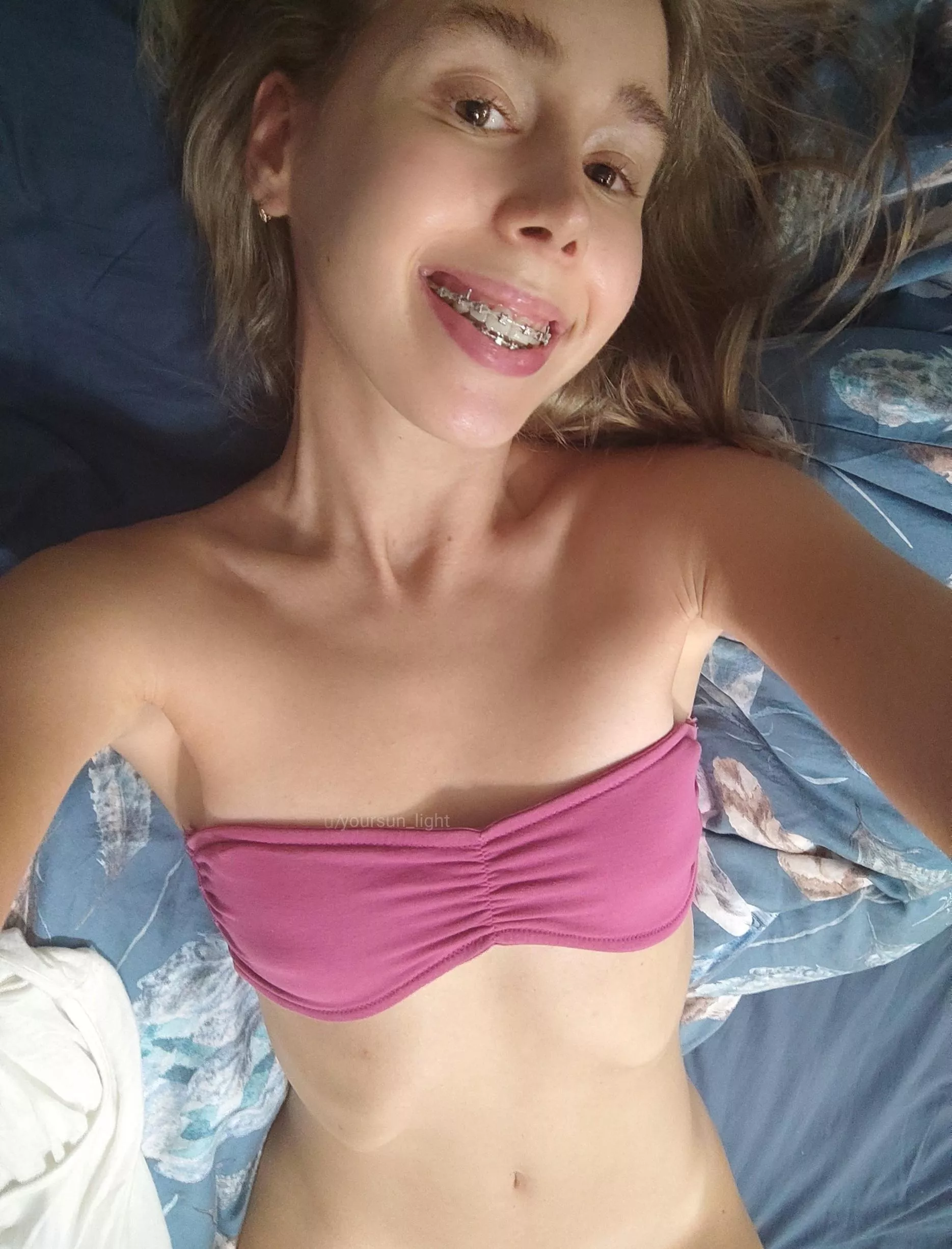 Just a cute selfie from the bed :)