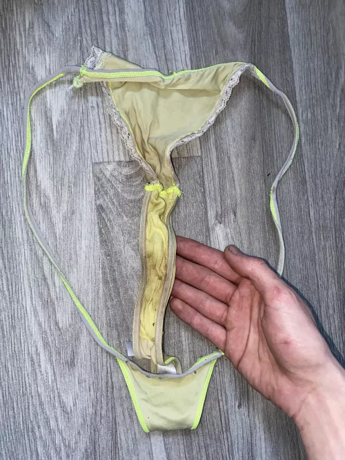 My real bbw mothers dirty panties 👅