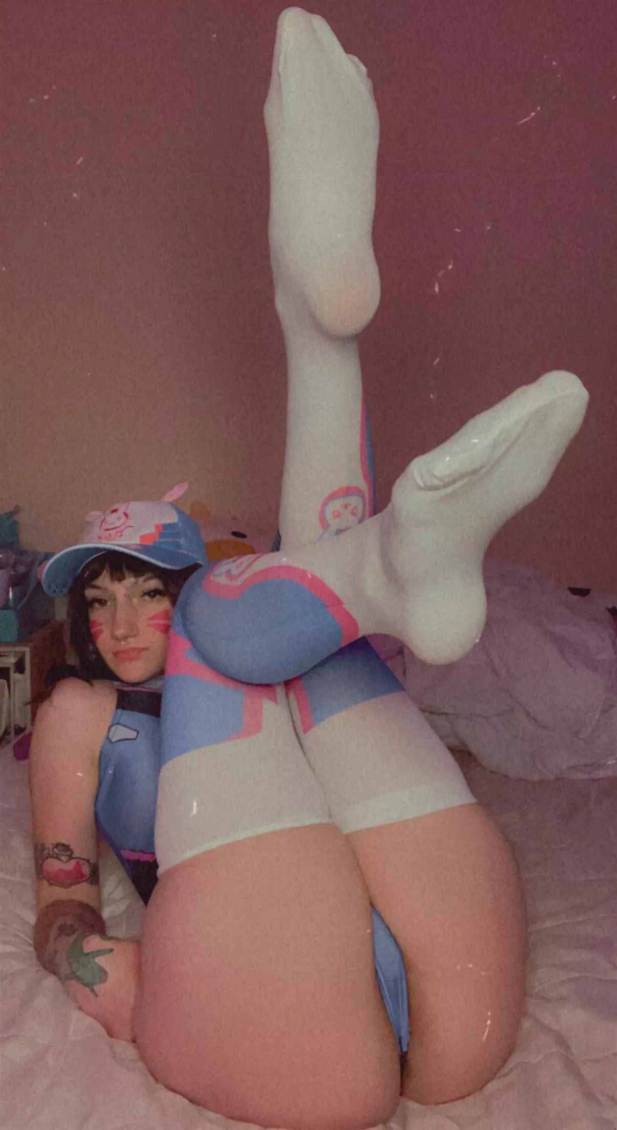 My thighs are a little too big for my thigh highs😳