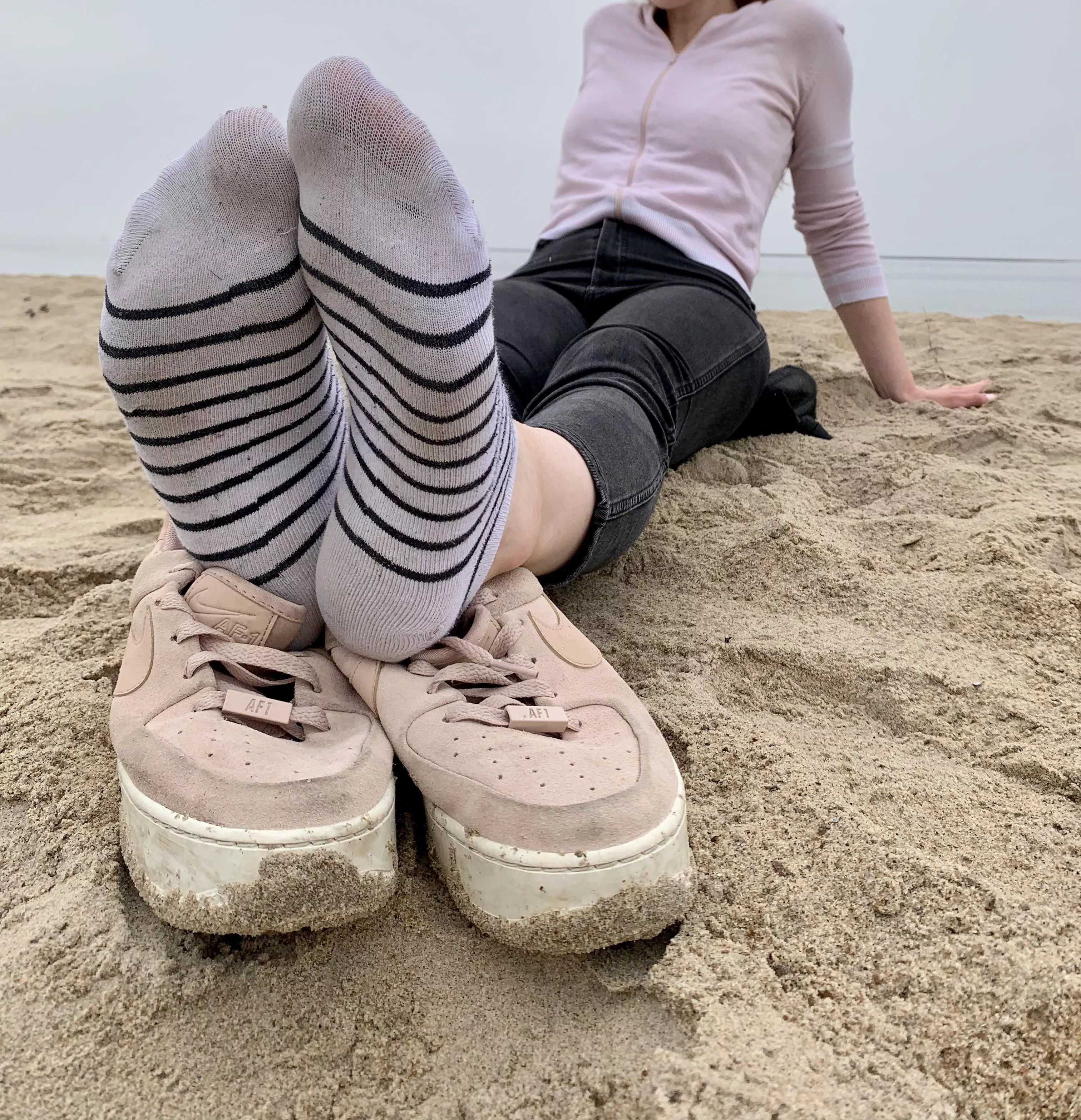 Risky pics in public 😈 wanna sniff?