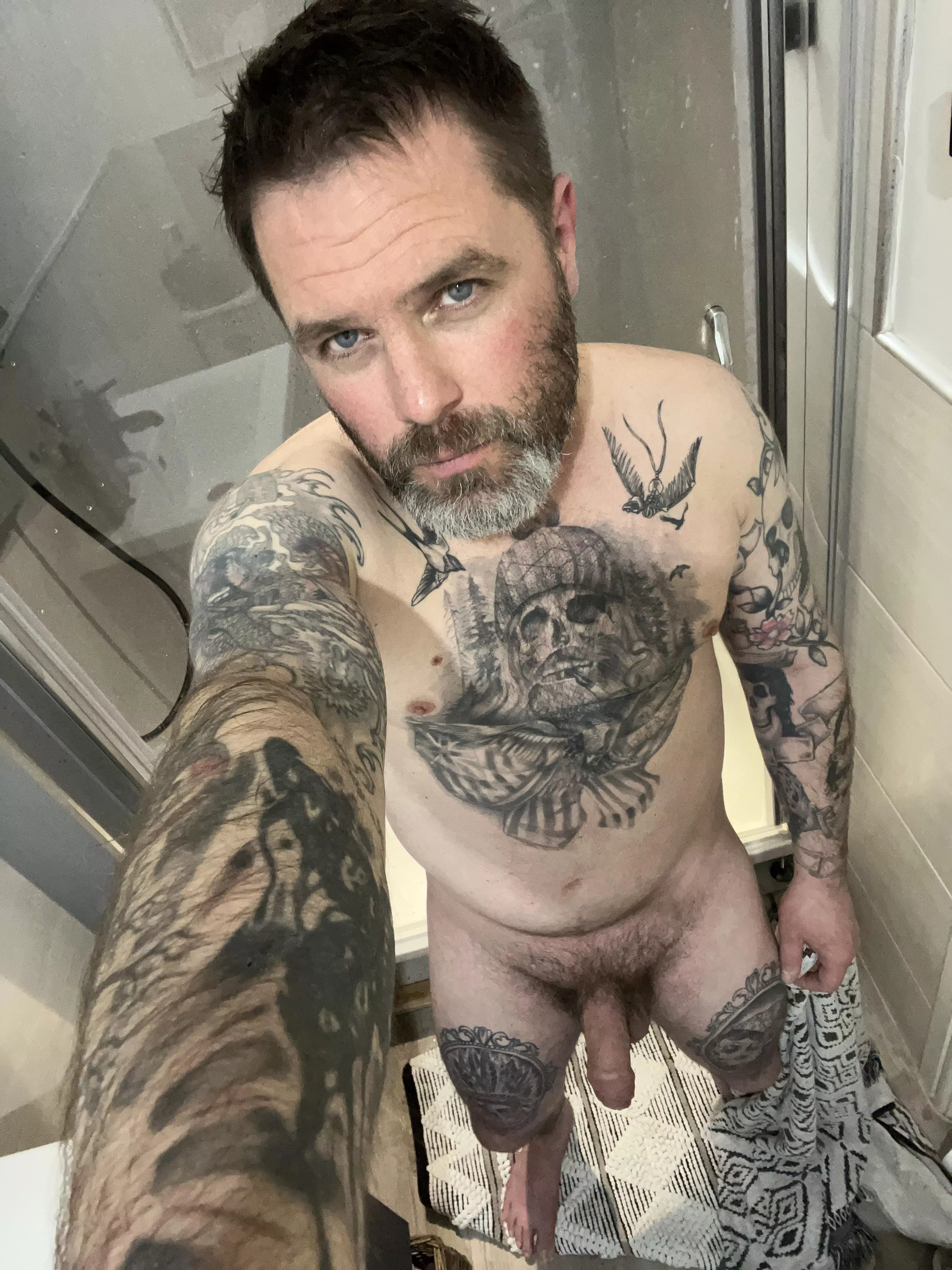 Showing the tatts off again