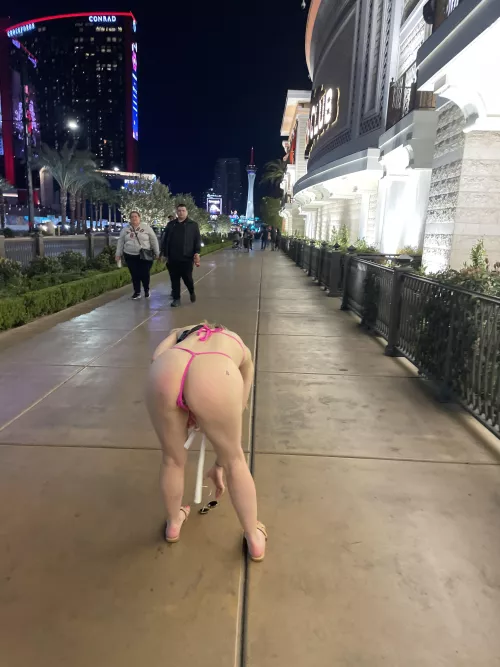 Showing you my buttplug was in all day while walking home from Art of the Wild in Vegas