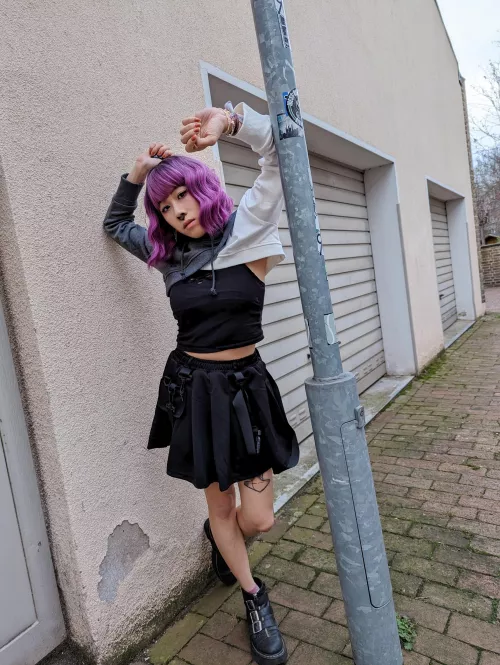 so violet haired goths are your type I bet! tell me I am wrong 😺