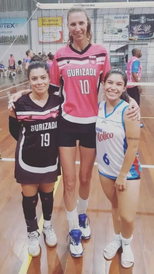 tall volleyballer