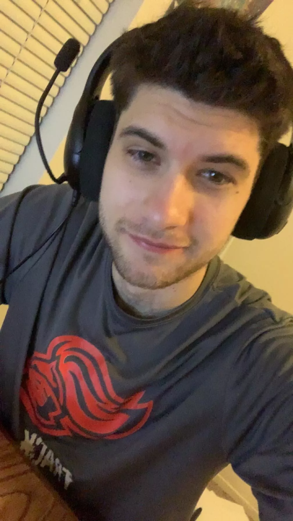 Trying to grind to Platinum in League. Been hard stuck Gold too long, anyone else ?