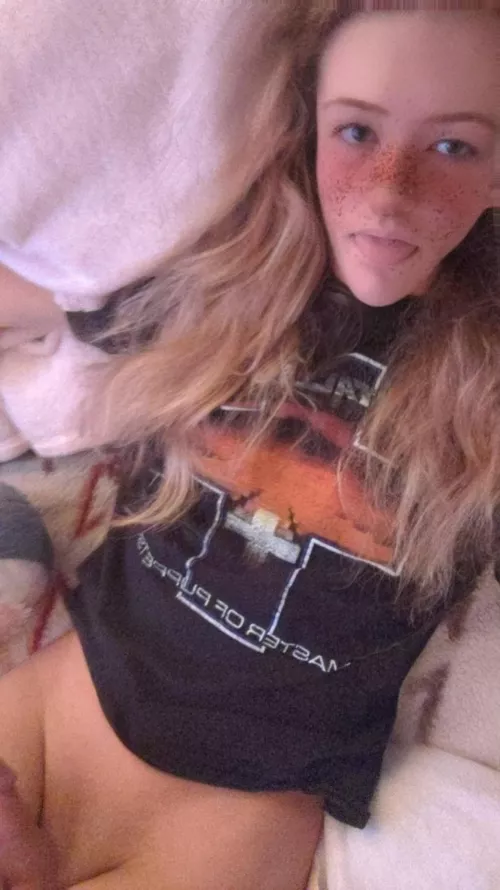 Wanna Cuddle? 👉👈