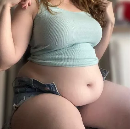 would anyone like to fatten me up?❤️🥰