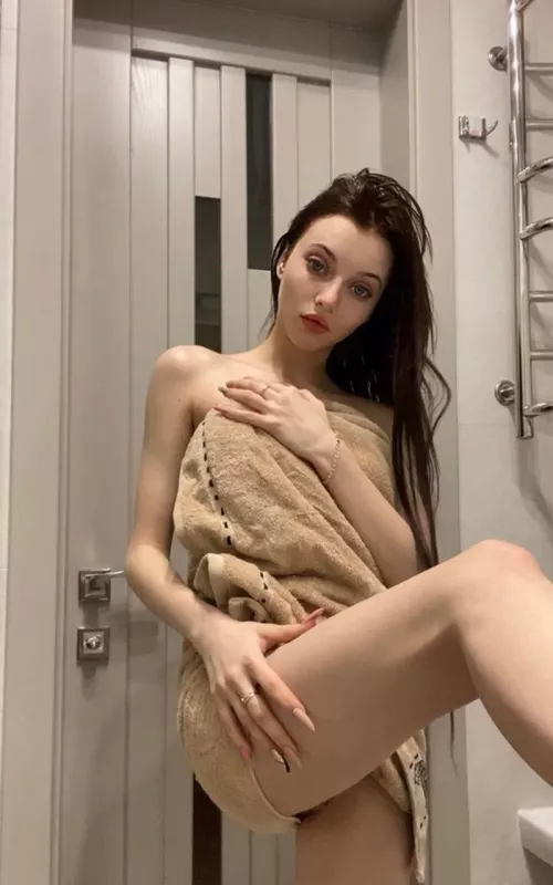 Would you put some body cream on me? 😏