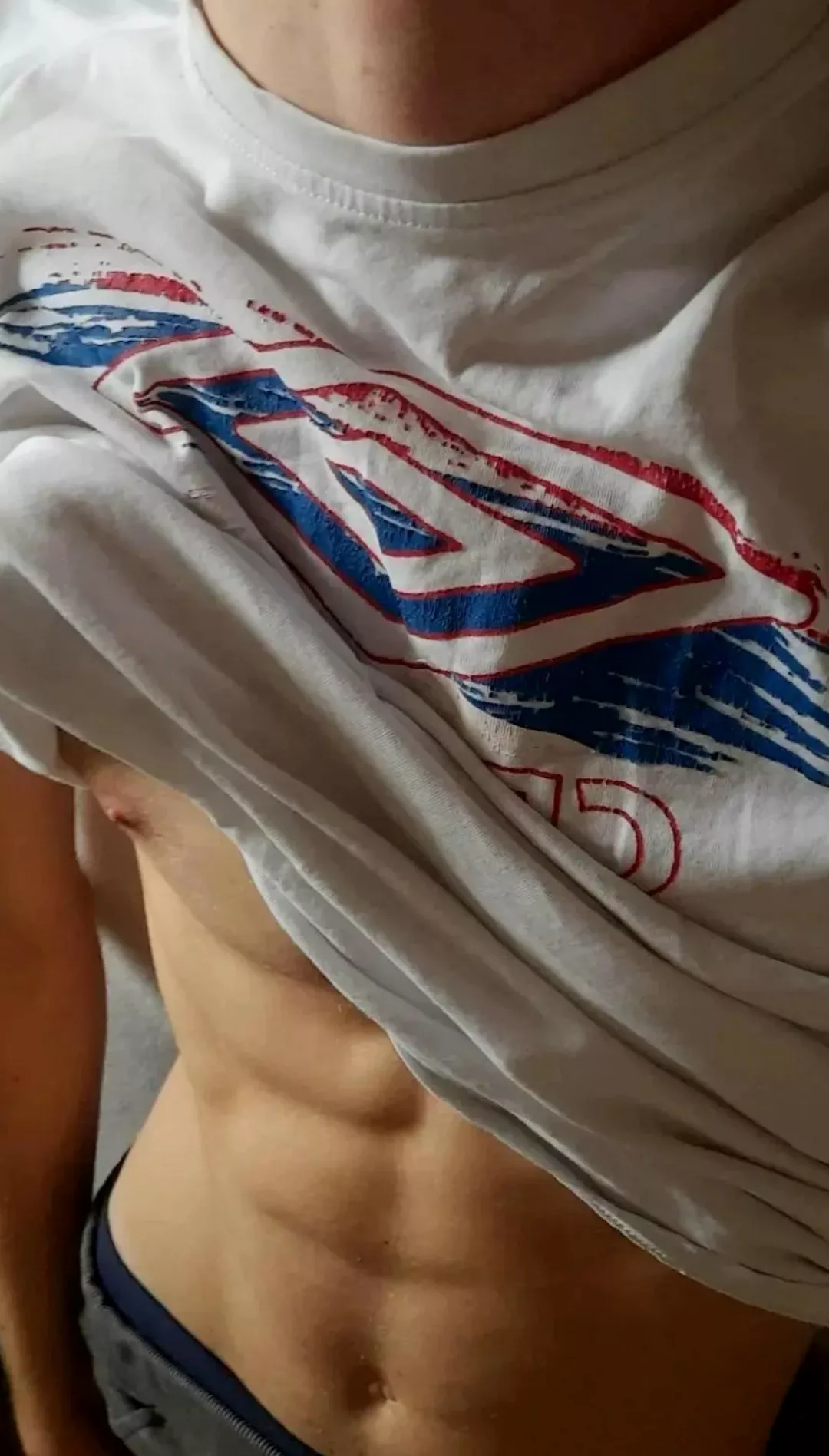 18, handsome/hairy guys add me and send face, no chubs, jomarcus22