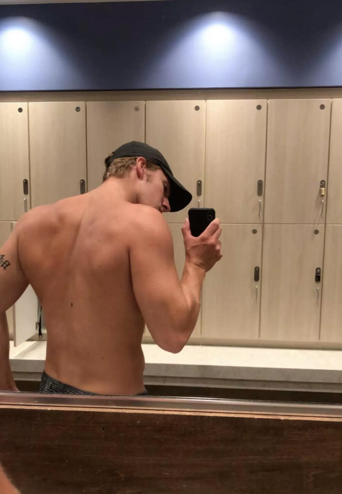 [23] EXPERIENCED dom (pics in profile) looking for new bitches/subs. Happy to train regardless of experience HMU