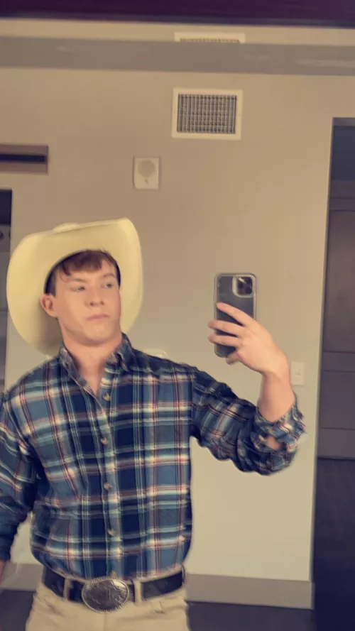 (23) Going to Nashville 🤠 Anyone want to be my partner?