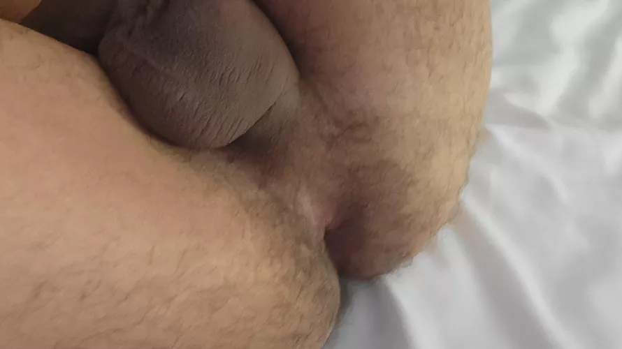 26, got that perfect hairy ass for ya'