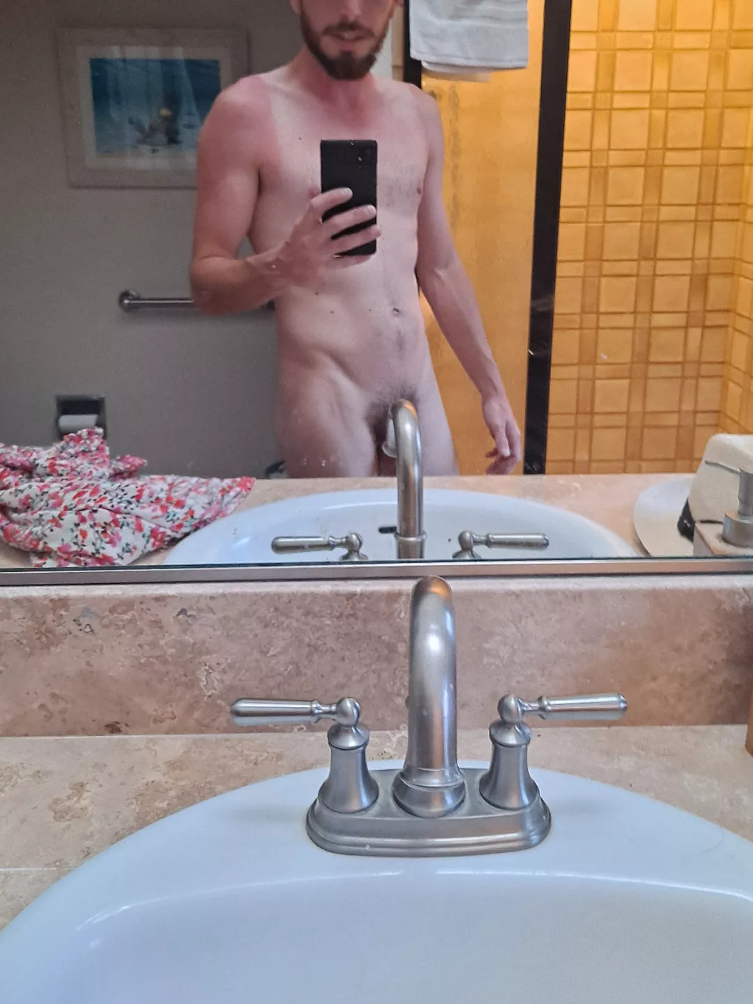 30(m) Got a lil burnt on my hike in Kauai 🥵