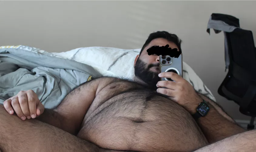 Anyone need a big belly to kiss in between eating me out ;)