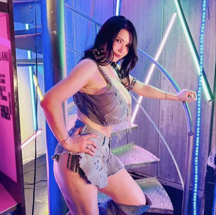 Busty as fuck (from her Instagram)