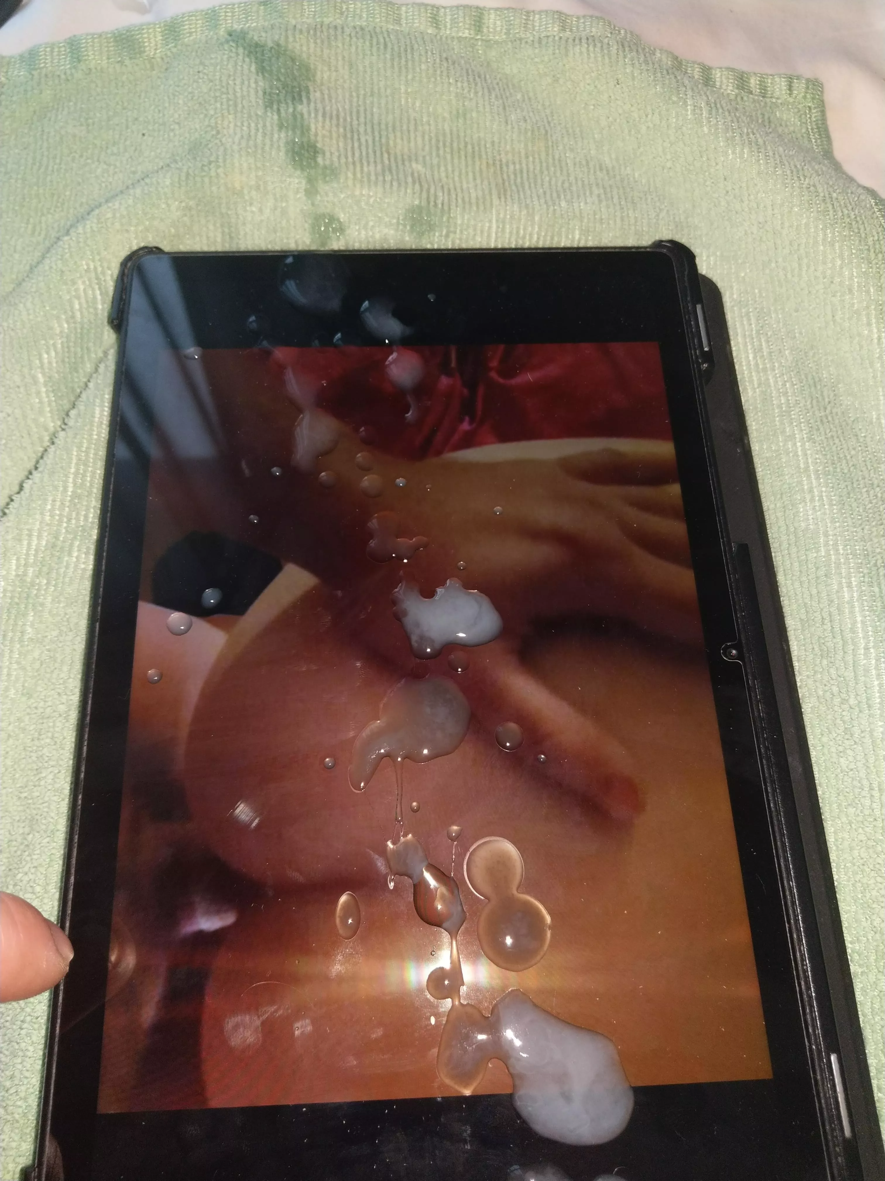 [Challenge] cover her ass with more cum untill its invisible through the cu