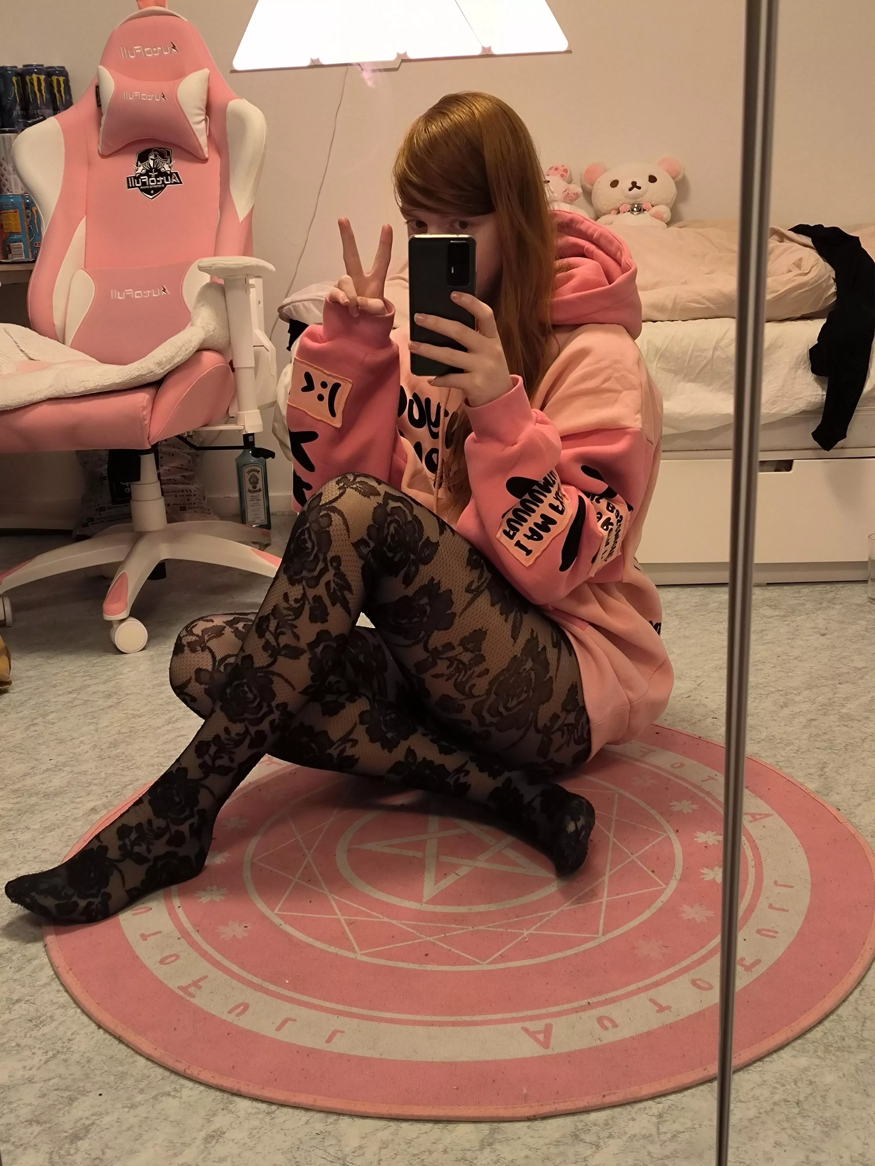 Chilling home this weekend 💕