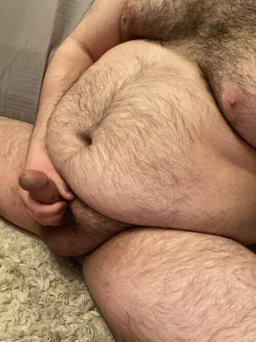 Daddy needs someone needy to service his fat cock and belly 🥵
