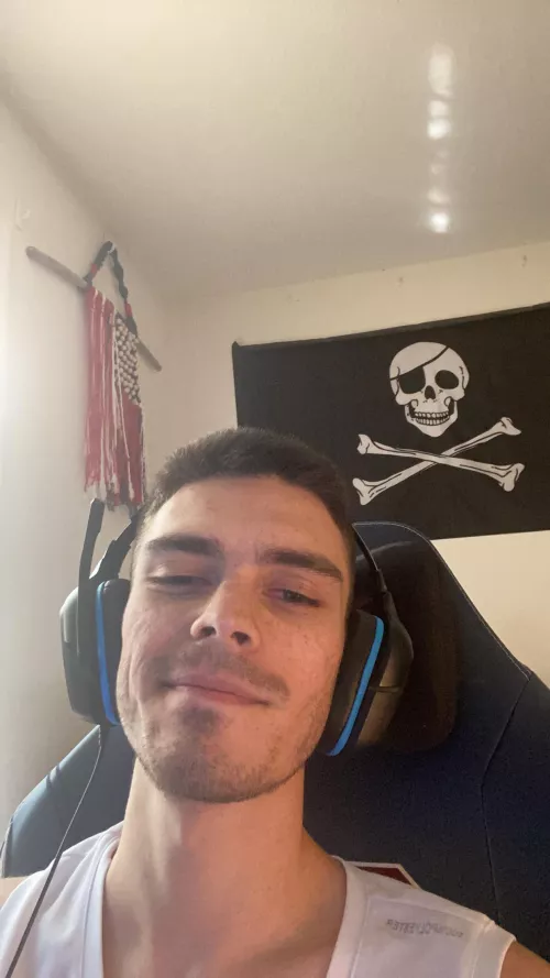 Diablo 4 early access beta weekend in 30 minutes and I will not be sleeping for the next 3 days :)