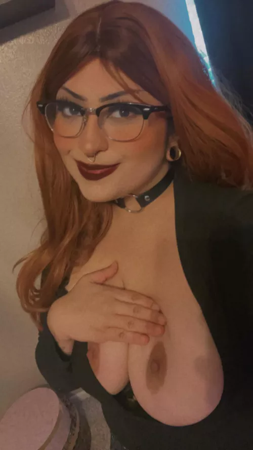 Do you like goth Latina milfs?