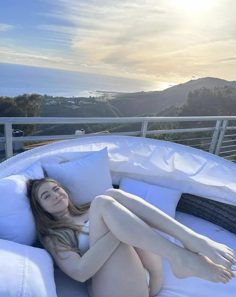 [domme]I’m actually in the mood to give subs and sissies lots of locktober tasks. Today’s your lucky day subs.