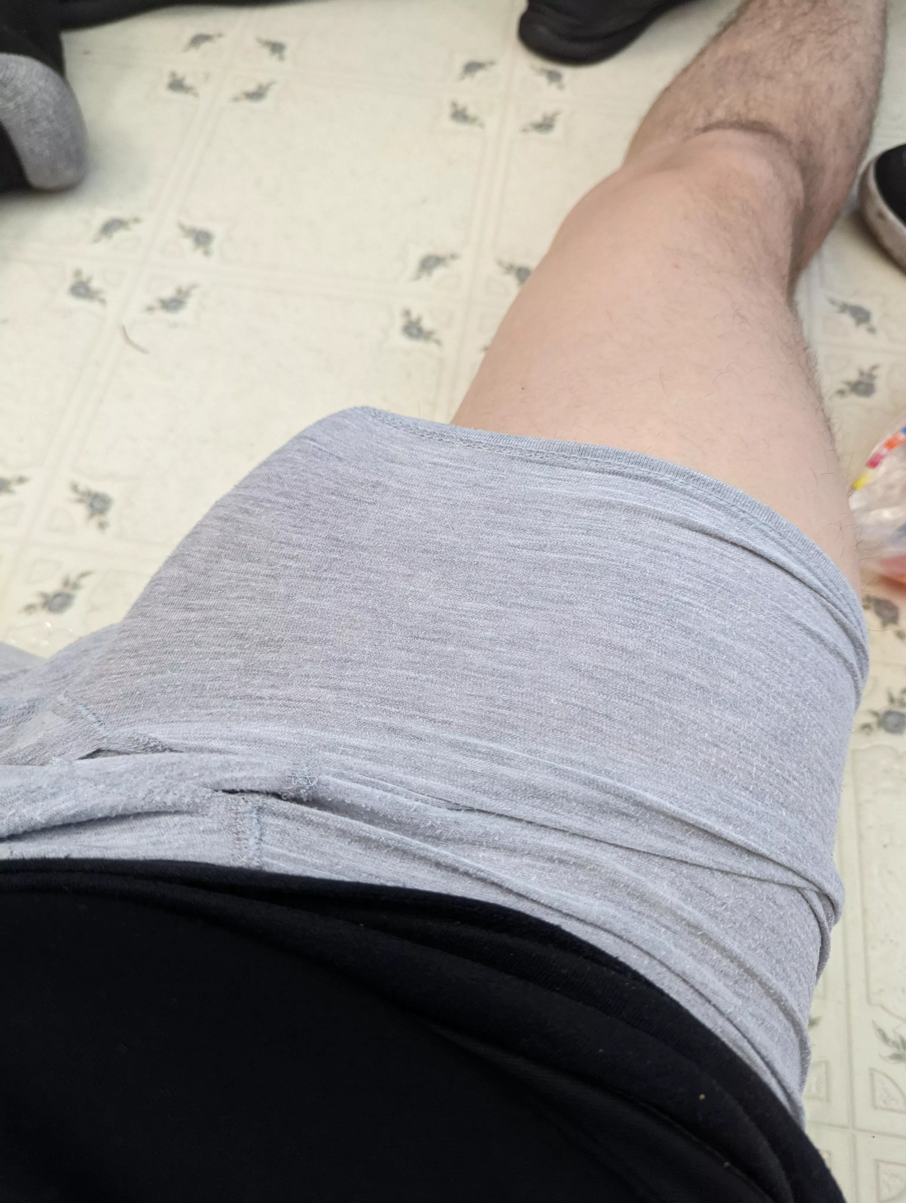 FL Daddy 32 after another long shift, any older ladies wanna give me a hand ? 😉