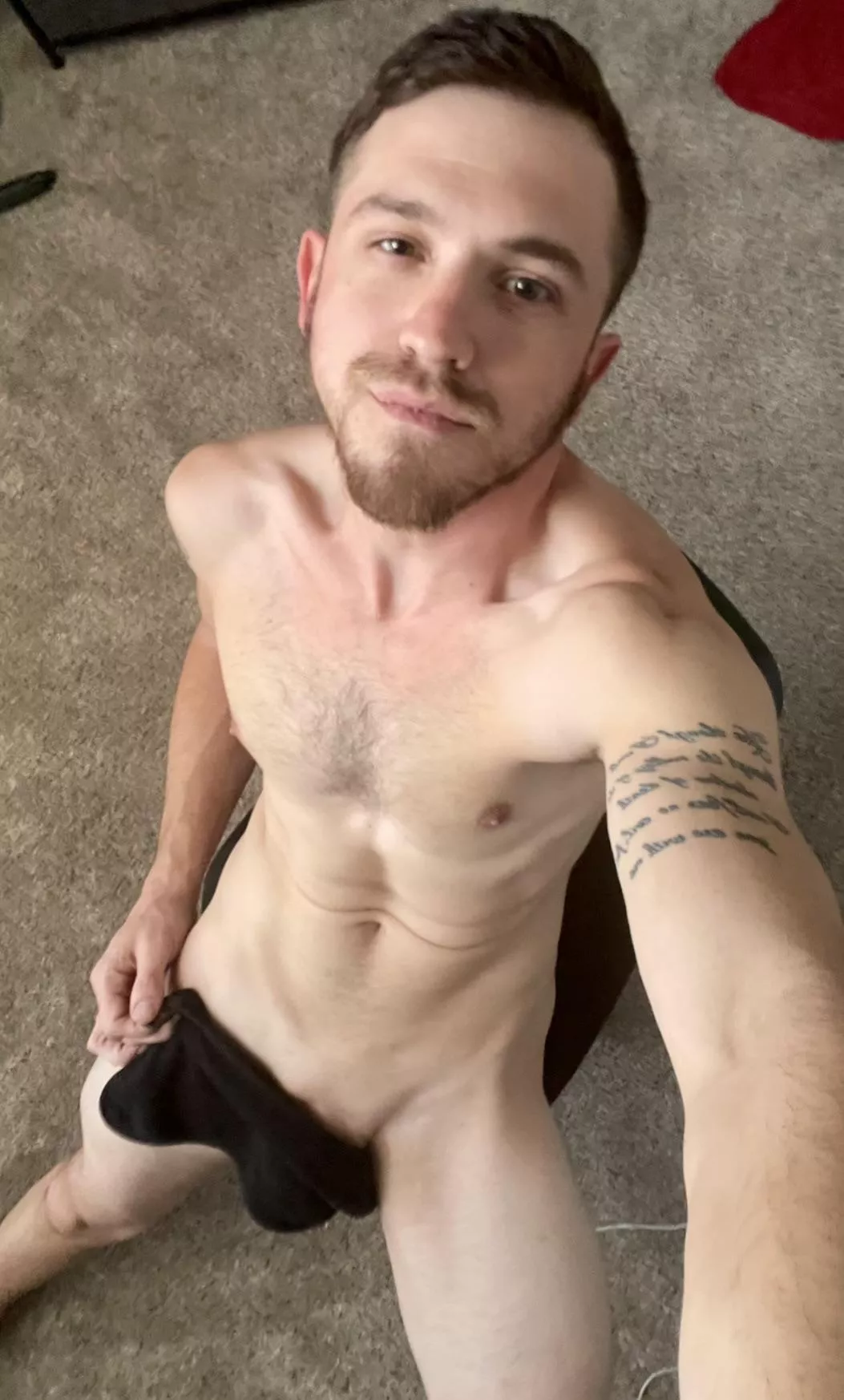 Gotta love having the house alone and roommate gone for the weekend, maybe I’ll get another tattoo 😂