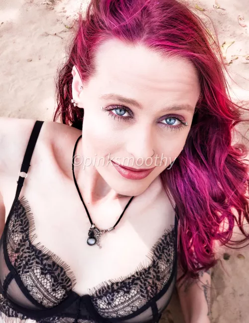 Happy Friday everyone 😘