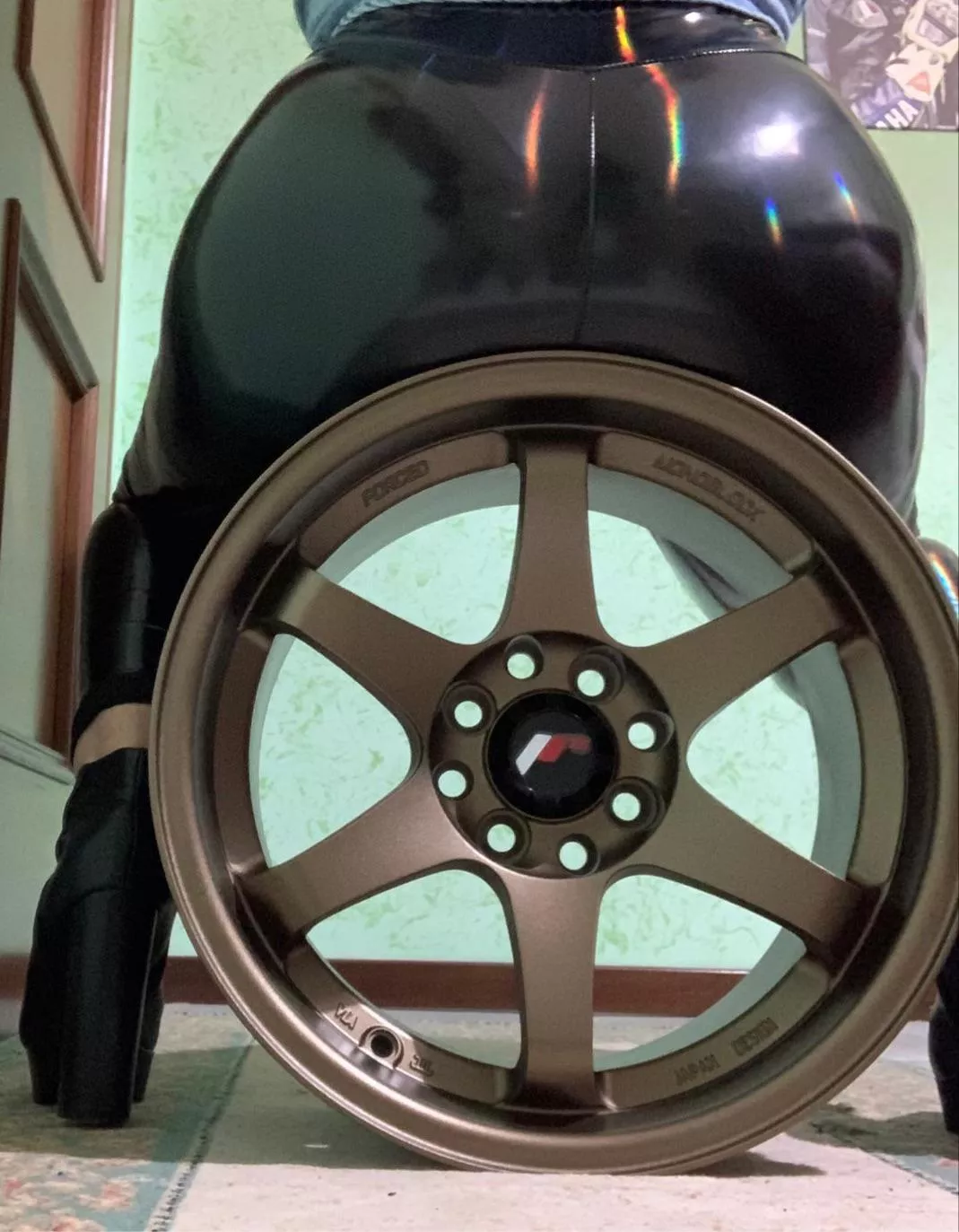 How about car girl in holographic leggings?👀