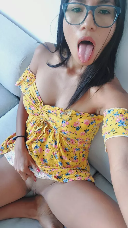 I secretly prefer Big white cocks in my small Latin pussy, my Latino boyfriend doesn't know.