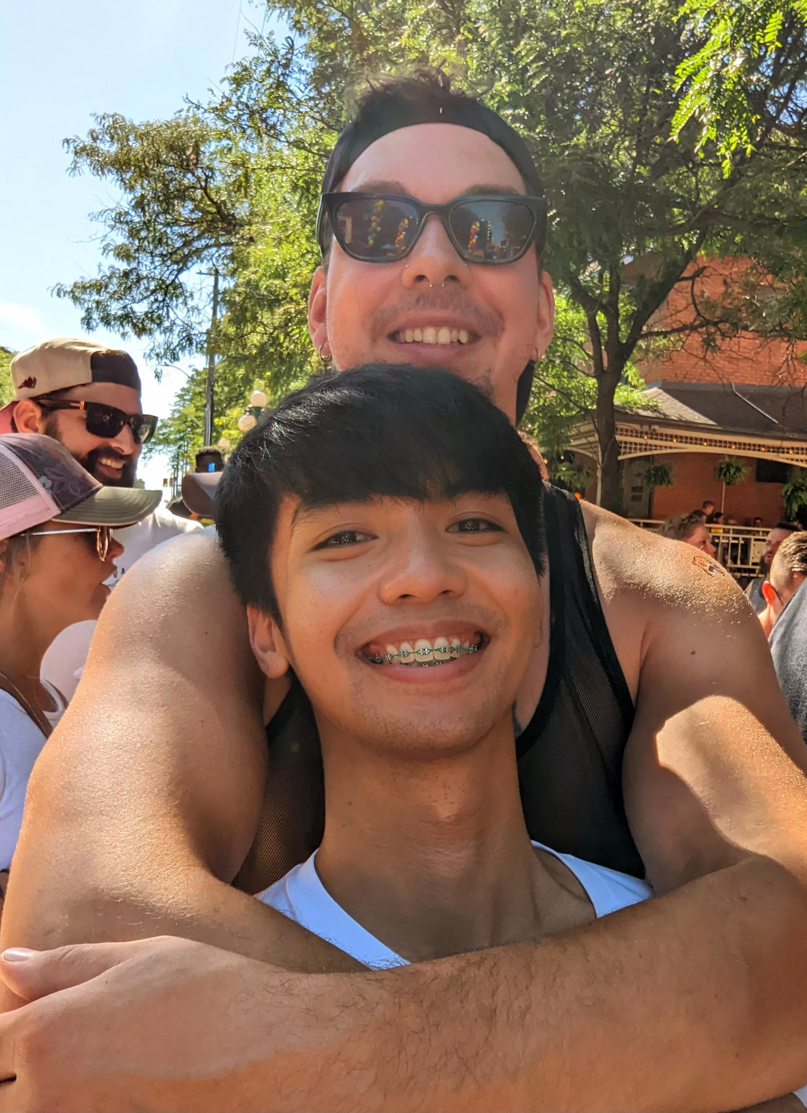 It's our 10 month mensiversary today 💕 (we met on Tinder btw lol)