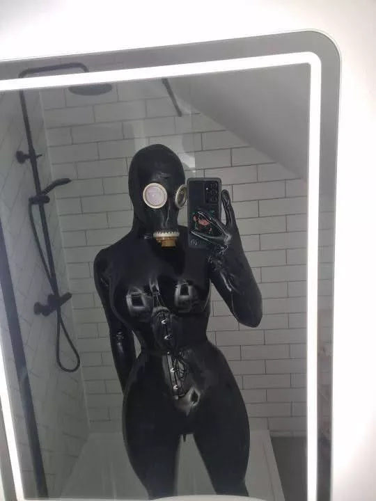 One of my favourite heavy looks! What would you do if I dressed up like this for you?