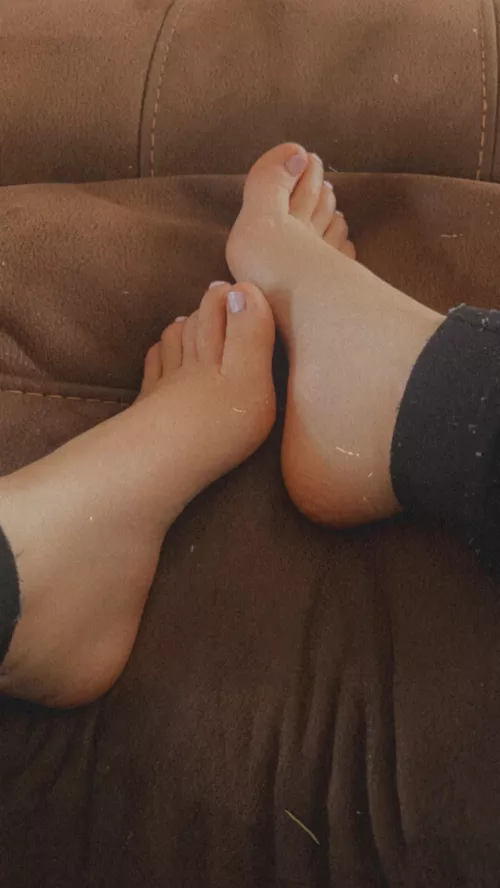 Someone join me tonight, I’m lonely