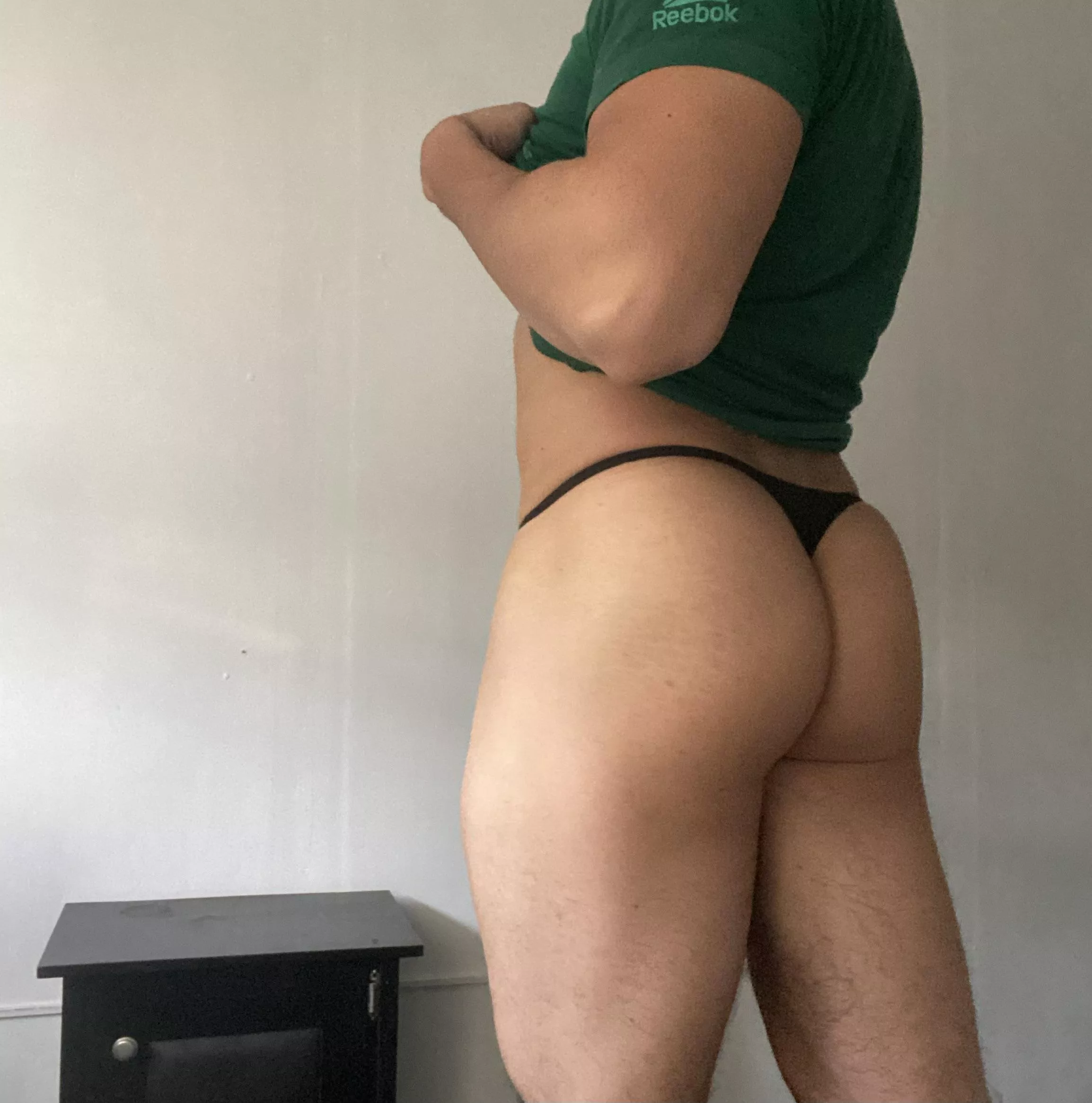 Take off my thong 😋