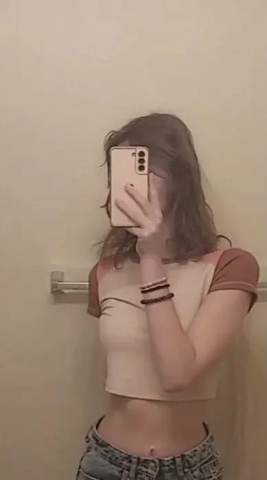 This a good outfit for our date later ;)