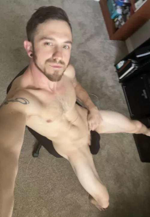 Who would workout with me in just this? Need a towel to cover up? [M]