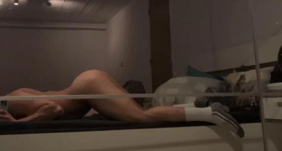 20 Denmark hmu if u show face, fit and hung +verbal +arab sc: boi22455