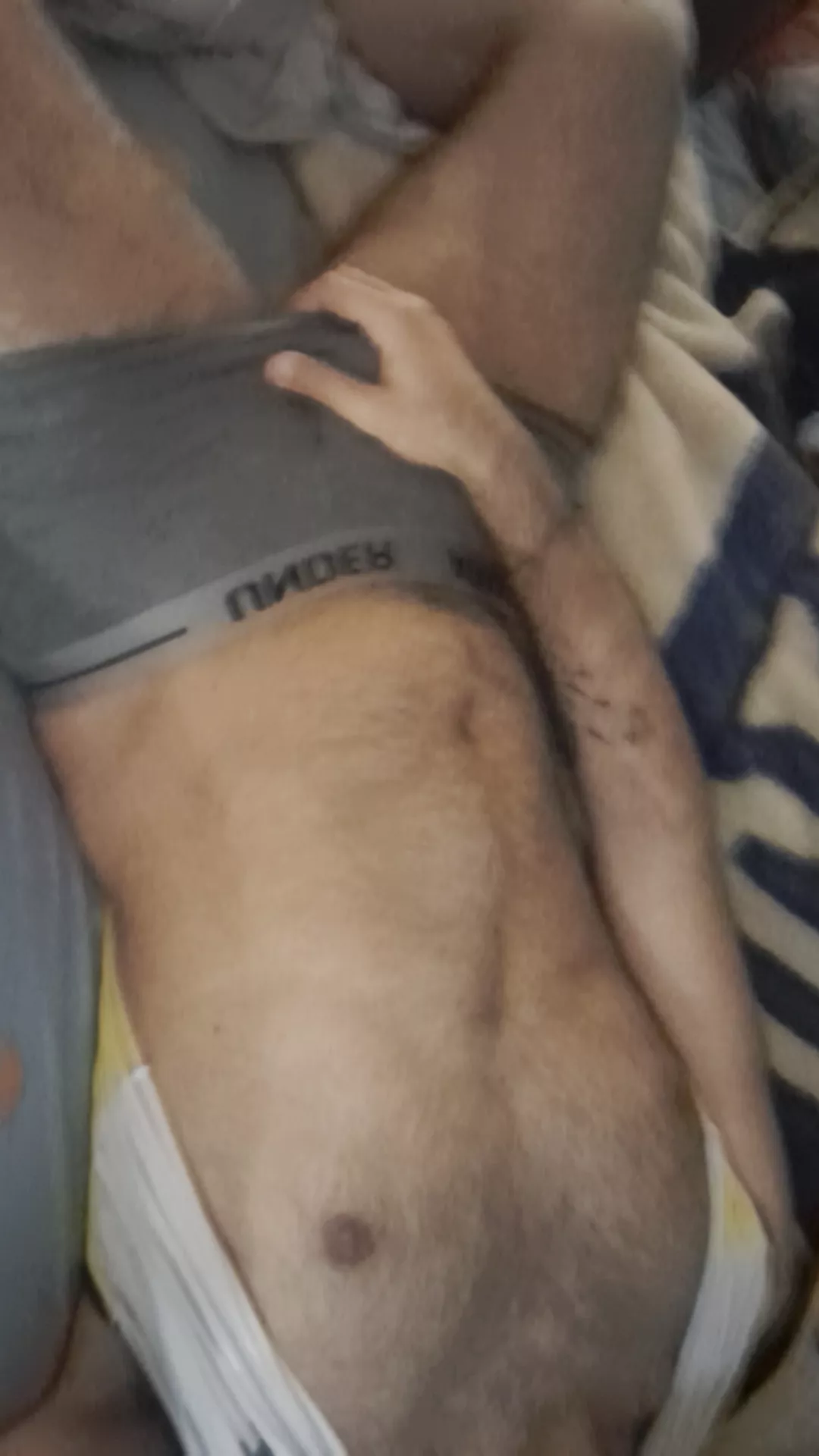 20m hairy uncut looking for masc bros hmu michaelmornin6
