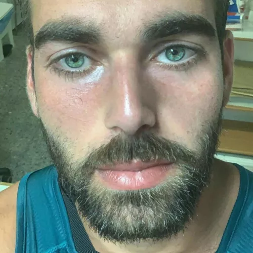 After my hospital shift. I look like shite 😂. Happy weekend everyone.